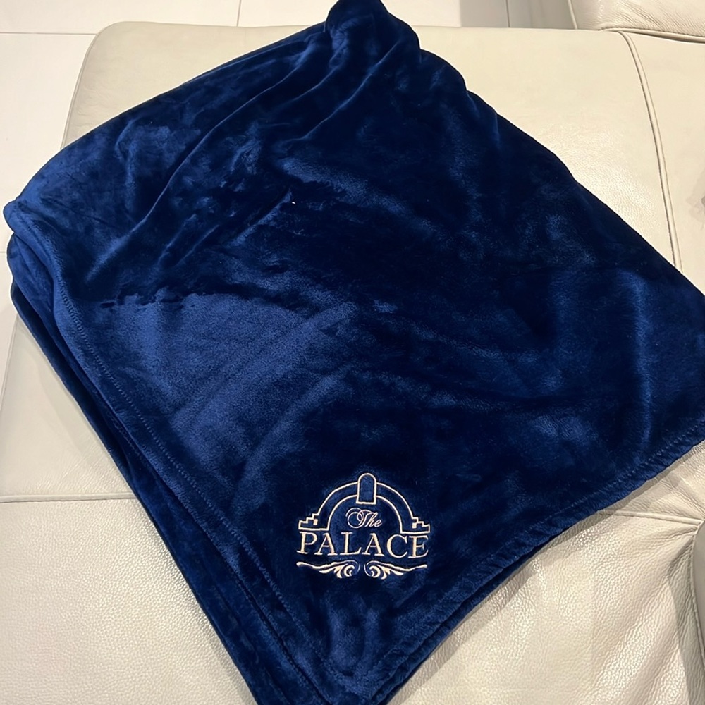 Blanket /Throw Velvety Fabrix